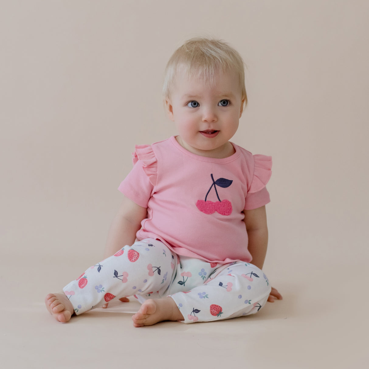 Field of Berries T-Shirt & Leggings Set